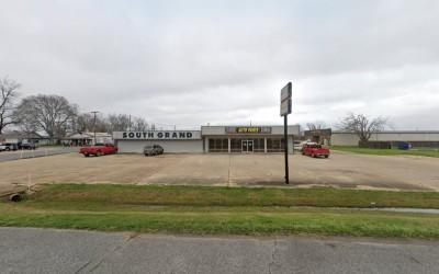 South Grand Farm, Auto & Tires