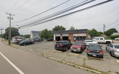 Derek's Auto Repair, Swansea, Massachusetts