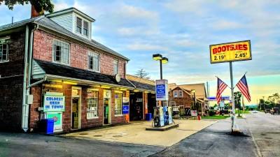 Bootsies Service Station
