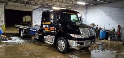 Auto Undertaker Towing & Repair