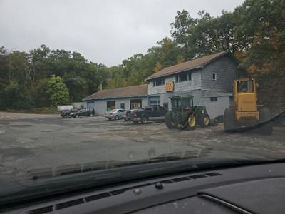 Phil's Auto Parts02