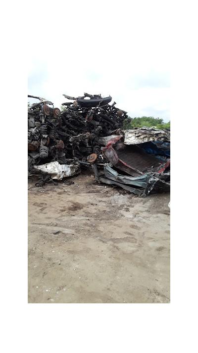 Webb's Auto Salvage014