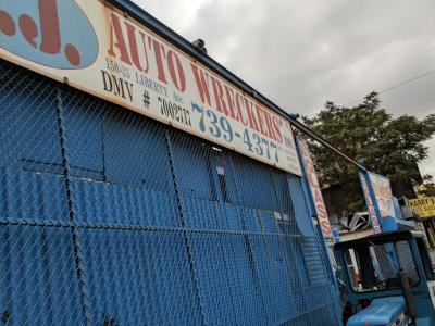 J & J Auto Wreckers Inc022