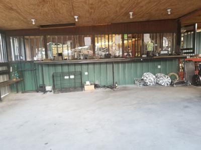 R & R Used Auto Parts022