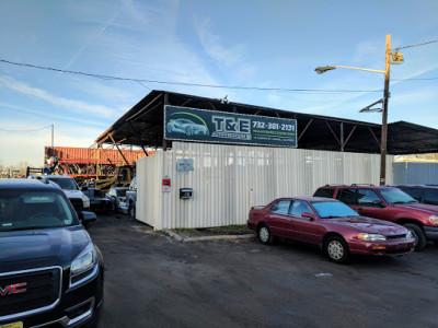 T & E Auto Wreckers Inc011