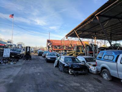 T & E Auto Wreckers Inc013
