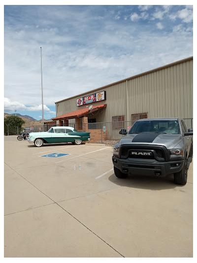 M & R Used Auto Parts04