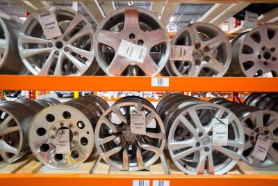 Lucky Line Auto Parts022