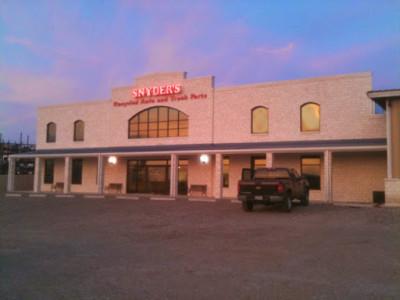 snyders auto salvage021