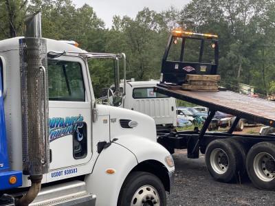 Roy & Dot's Towing