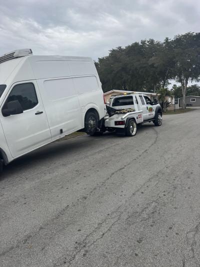 Luedsa Towing