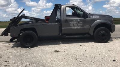 Jr & Jr Towing inc., Opa Locka, Florida
