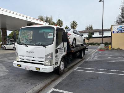 Grúas universal, Fontana, California
