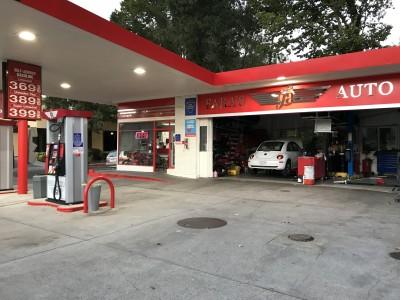 Fara's Auto, San Anselmo, California