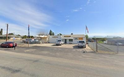 Signal Auto Parts, Terra Bella, California