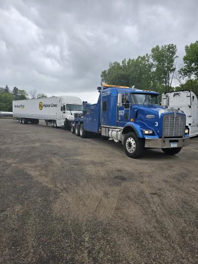 Tow x llc, Inver Grove Heights, Minnesota