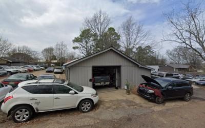 Dolan's Garage, Caledonia, Mississippi