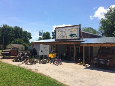 Pocky's Pickins, Blue Eye, Missouri
