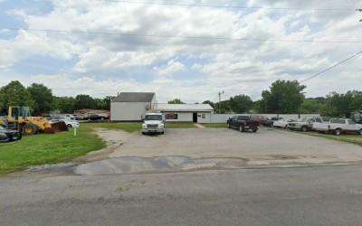 Doug's Body Works, Seneca, Missouri