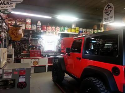 Tom's Auto Service, Howells, Nebraska
