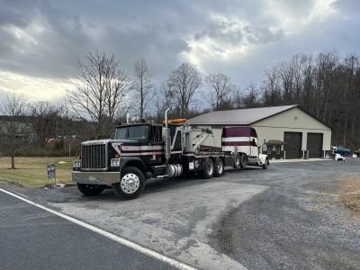 Maykut's Towing