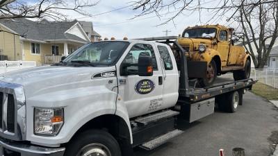 JR's Towing