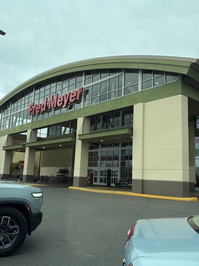 Fred Meyer, Seattle Hill, Washington