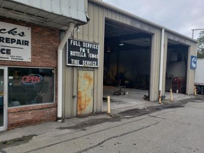 Black's 84 Diesel, Lake Ariel, Pennsylvania
