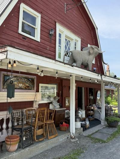 Bowen Barn Antiques, Stanfordville, New York