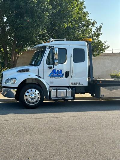 Alec & Lonnie Towing, Bakersfield, California