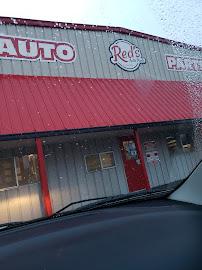 Red's Auto Parts011