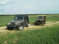 Salvage Jeep Parts & Service011