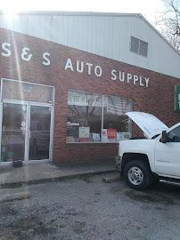 S & S Auto Supply014