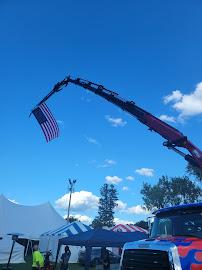 Woodchips Tree, Crane and Dumpsters015