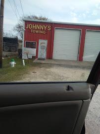 Johnny's Towing & Recovery02