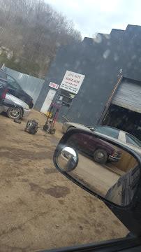 J & J Auto Salvage & Parts03