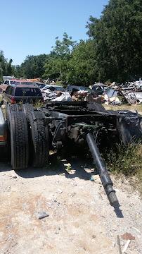 Cookies Junkyard & Towing05