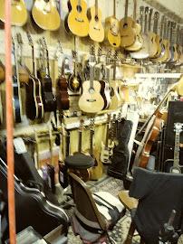 Guitar Junkyard05