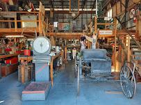 Larry's Antiques05