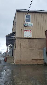 Tom's Foreign Auto Parts07