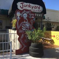 Junkyard Cafe07