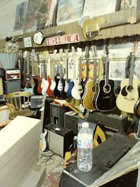 Guitar Junkyard08