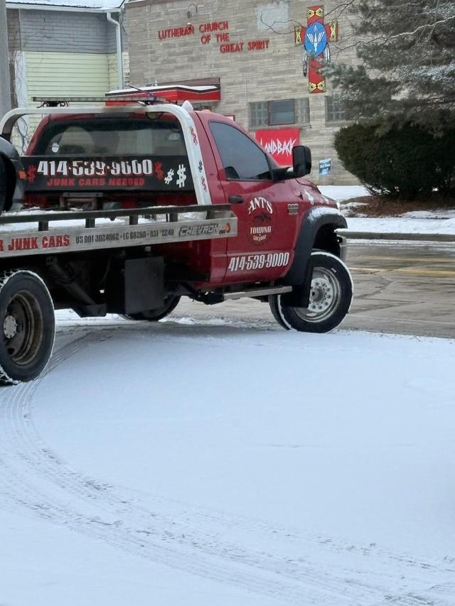 Ant's Towing & Salvage LLC, Milwaukee, Wisconsin