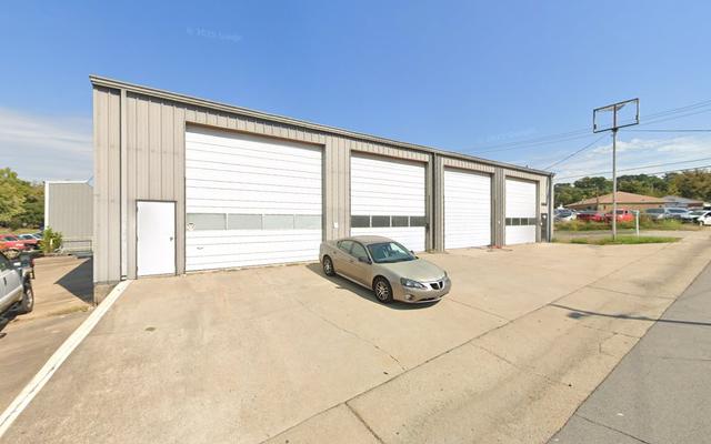 Harold's Body Shop and Wrecker Service, Fort Smith, Arkansas