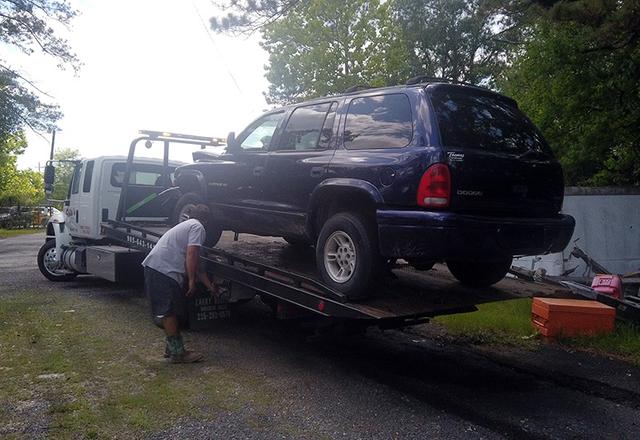 Eddie's Wrecker Service - 24 Hour Towing