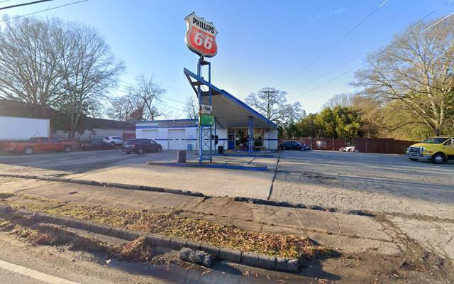 Taylor's 24 HR Wrecker Service, Monroe, Georgia