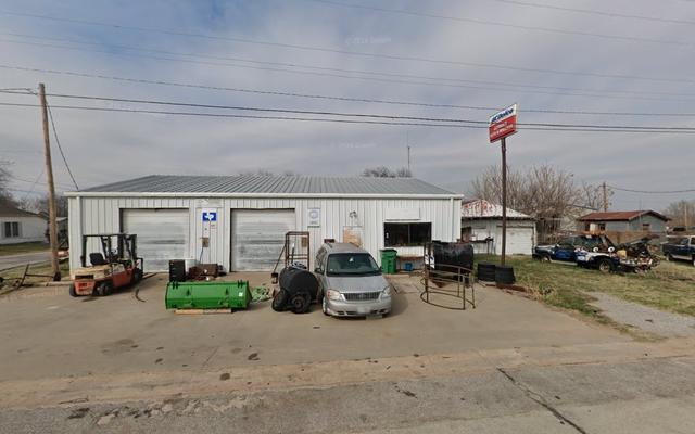 Burden's Auto & Wrecker Services, Burkburnett, Texas