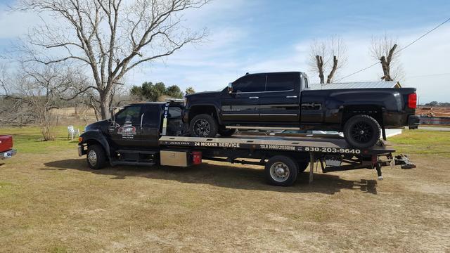 DRR Towing Service LLC, Smiley, Texas