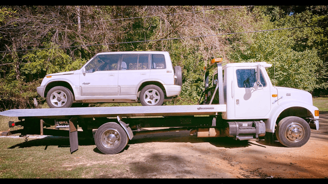 Little Ts Towing and Auto Recycling