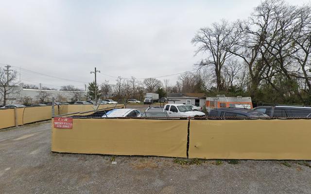 L & W Wrecker Services, Mount Lebanon, Tennessee